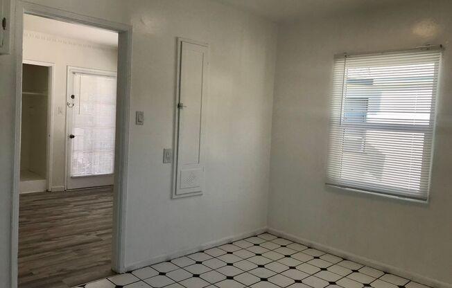 2 beds, 1 bath, 800 sqft, $2,495, Unit 2630 1/2