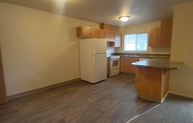 2 beds, 2 baths, 994 sqft, $1,395, Unit C302