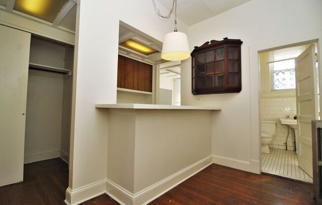 912 Saint Paul St.