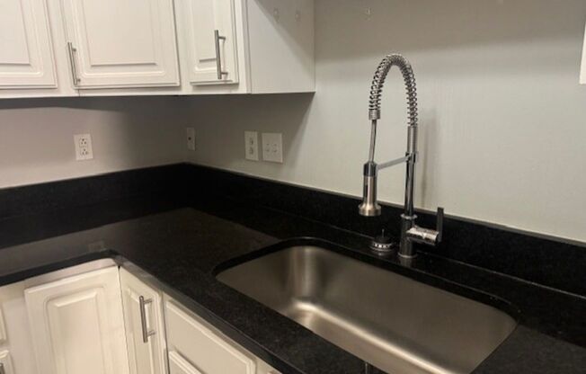 1 bed, 1 bath, 630 sqft, $1,225, Unit 821