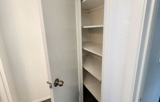 1 bed, 1 bath, 800 sqft, $999