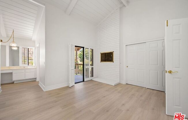 1844 MICHAEL LN