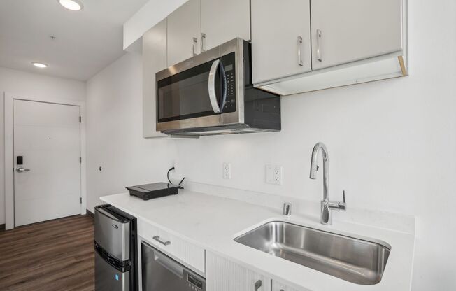 Studio, 1 bath, 251 sqft, $1,411, Unit Unit 410