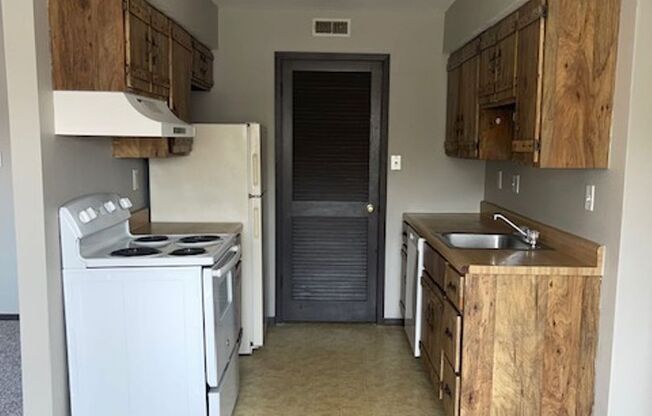 2 beds, 1 bath, 936 sqft, $895, Unit 238-Q