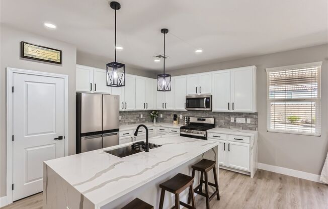 Fully Furnished Short/Long Term Rental
