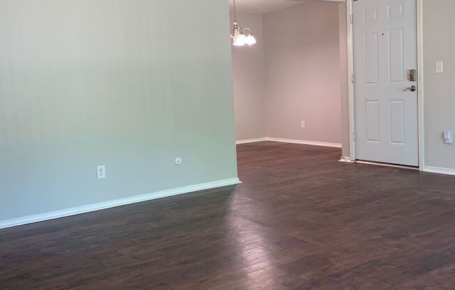 2 beds, 1 bath, 900 sqft, $1,095, Unit 3701 #3