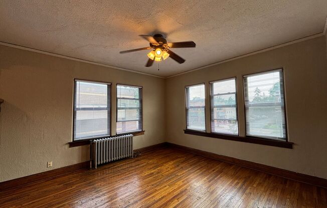 995 Grand Ave