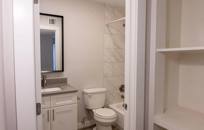 1 bed, 1 bath, 566 sqft, $1,148, Unit 113