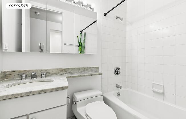 Studio, 1 bath, 400 sqft, $3,000, Unit 2QQ