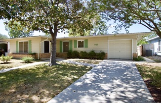 922 SUMNER DR