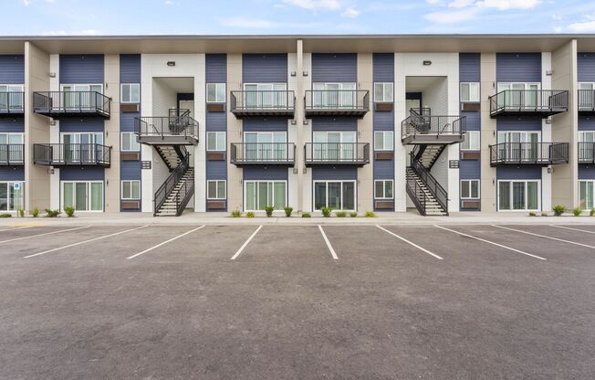 2 beds, 2 baths, 900 sqft, $1,850, Unit 111 (STR)