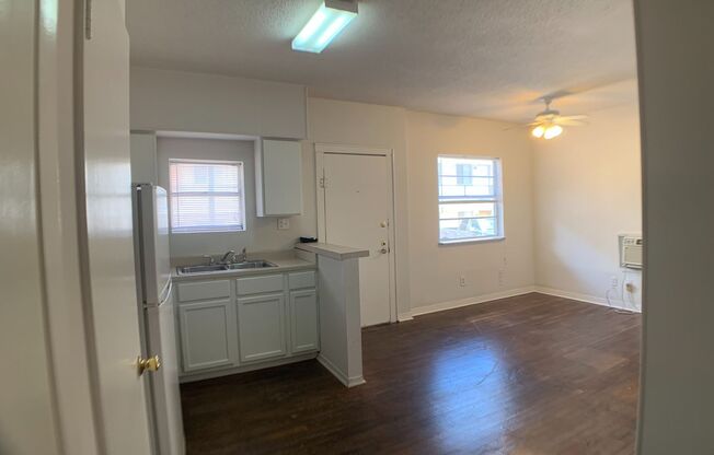 Studio, 1 bath, 400 sqft, $1,075