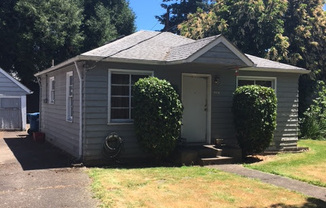 VIDEOTOUR: Adorable Cottage Across From N. Salem High School. PETS WELCOME