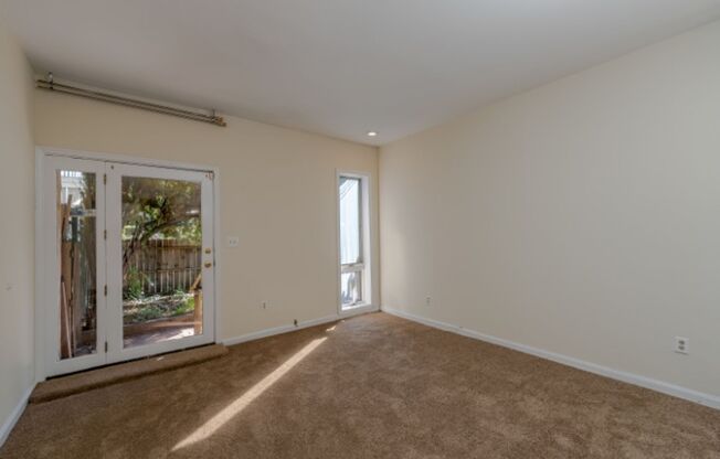 4301 Falls Rd/2 Bed, 3.5 Bath Townhouse in Hampden