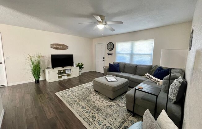 2BD/ 2BA in Zephyrhills!  Furnished