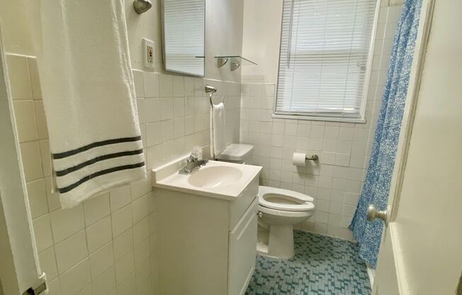 2 beds, 1 bath, $1,450