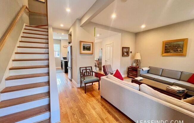 624 LAMONT ST NW