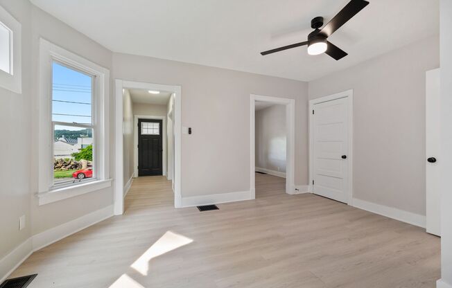 SCORE $500 OFF 1ST MONTH OF RENT THRU 7/31! Stunning 3 bedroom home in Ambridge available now!