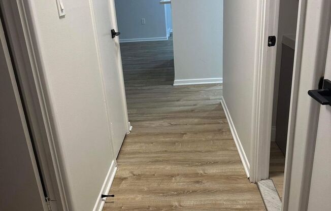 2 beds, 1 bath, $1,750, Unit E03
