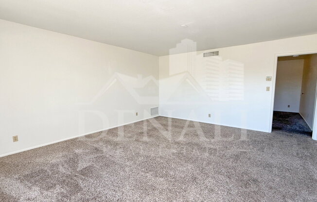 1316 W 13 ST