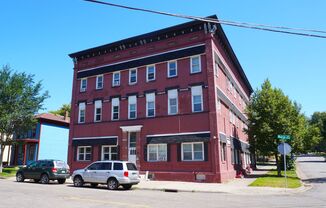 Studio and 1 Bedroom Apartments Available