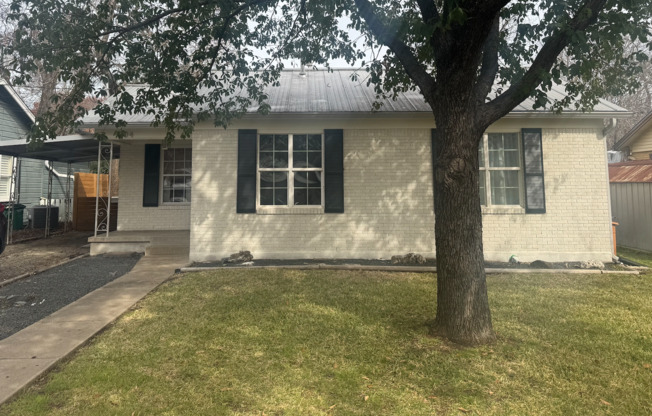 1304 W St Johns Ave