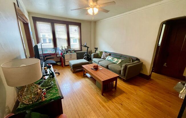 1 bed, 1 bath, $950, Unit 37