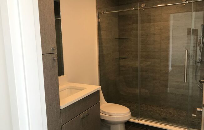 2 beds, 2 baths, 1,000 sqft, $2,550, Unit 606