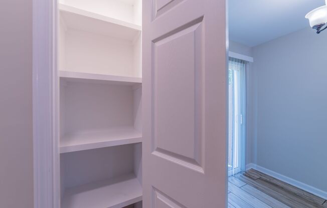 3 beds, 1.5 baths, 1,075 sqft, $1,650, Unit 723HCI