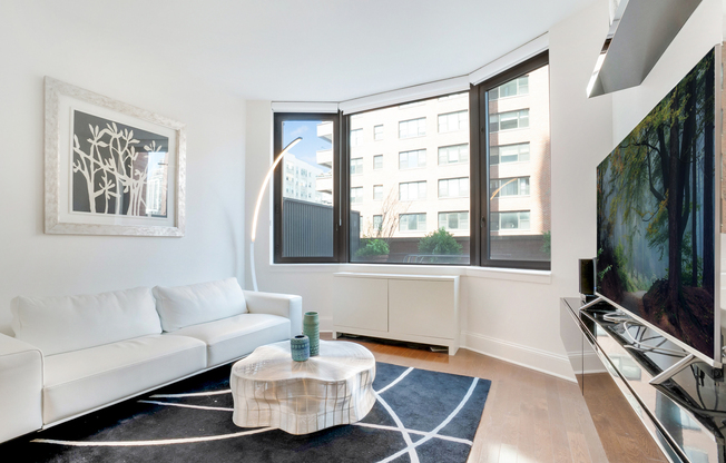 1 bed, 1 bath, 670 sqft, $6,000, Unit 8C