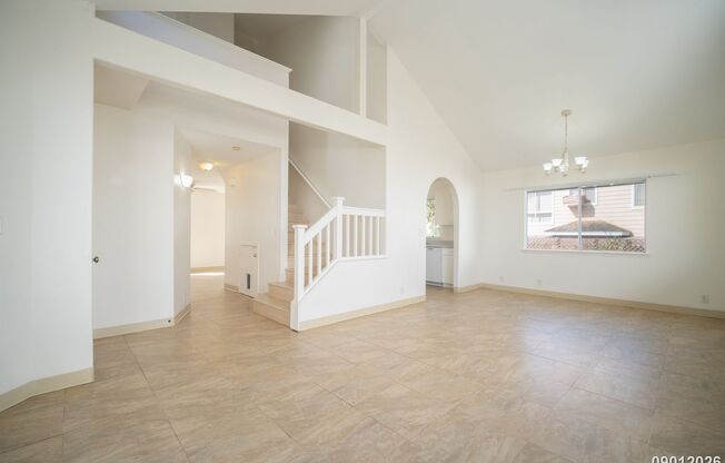 $4,400/ 3 Bed / 2.5 Bath / Loft / 2 Car Garage – Waikele, Waipahu Available for Immediate Occupancy