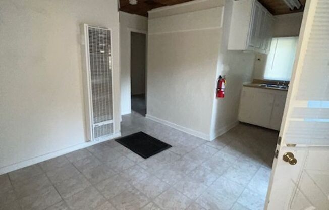 2 beds, 1 bath, $1,250