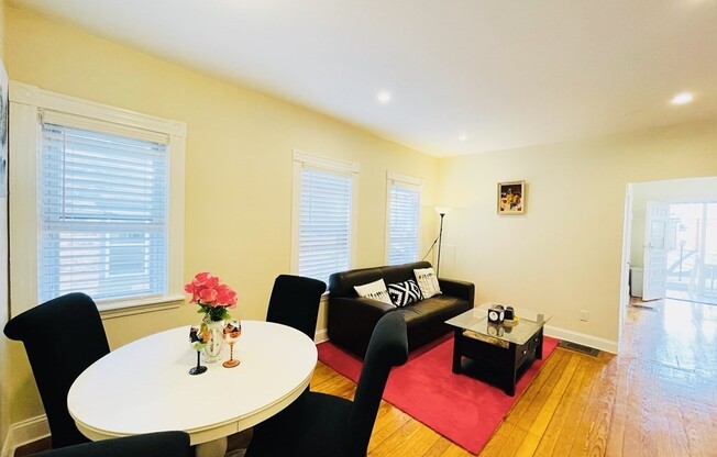 23 CHARNWOOD RD