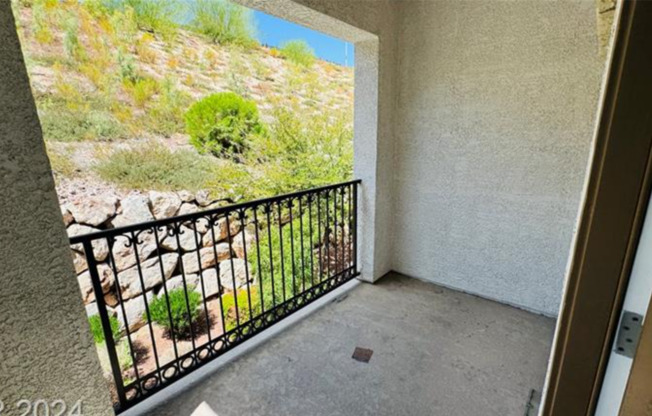 3 beds, 2 baths, $1,895, Unit UNIT 11102