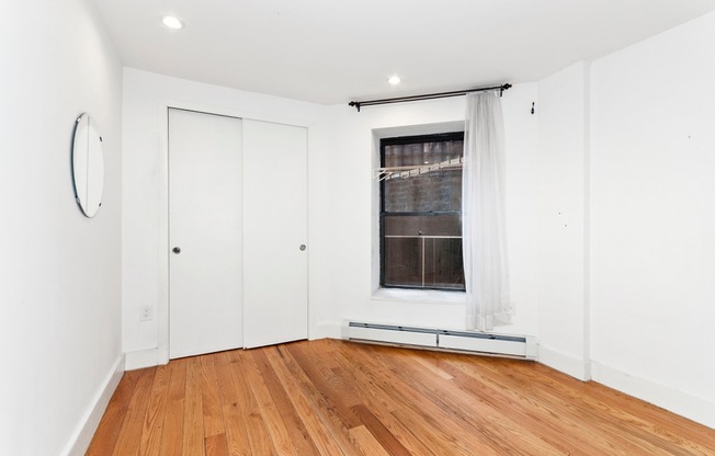 143 W 4 ST