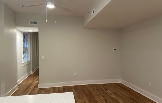Studio, 1 bath, 551 sqft, $1,240, Unit 218 - 502 AMI