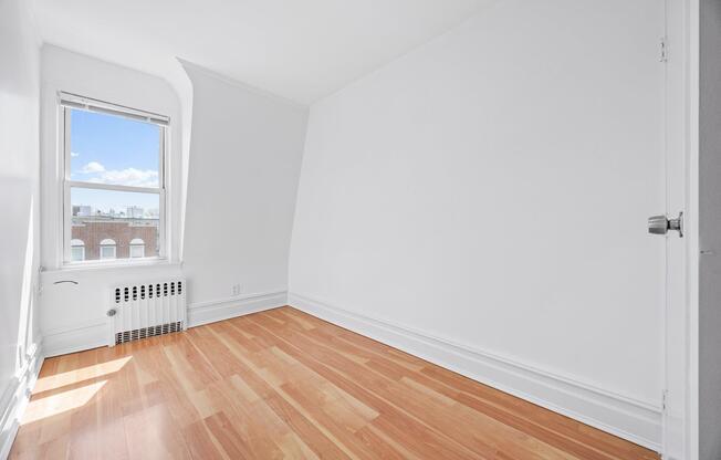 3228 47 ST
