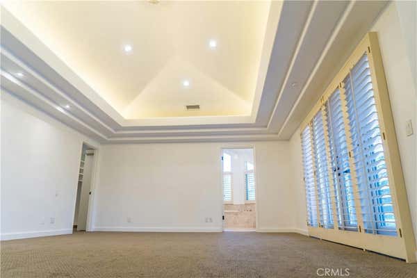 5 beds, 5 baths, 4,800 sqft, $14,795