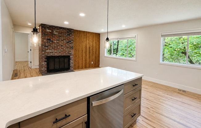 ** 4 WEEKS FREE RENT** | Freshly Remodeled 5bd/2.5bath Home w/ Daylight Basement in Heart of Multnomah Village