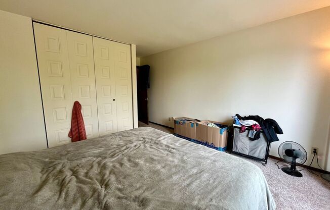 2 beds, 1 bath, $1,295, Unit 34