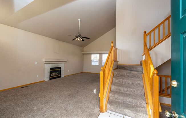 3 bed, 2.5 bath Home in English Ranch Neighborhood
