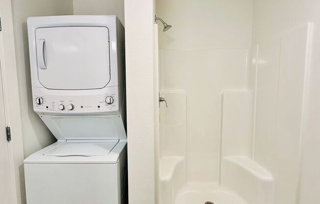 Studio, 1 bath, 346 sqft, $1,395, Unit 410-211