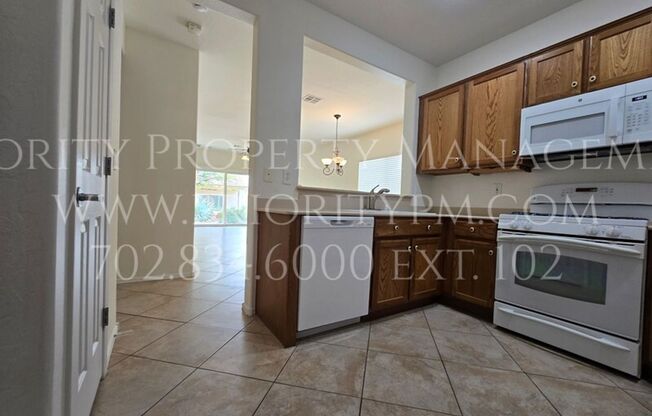 ~~Sun City Aliante 2 Bedroom + Den ~ 1200+ sq ft