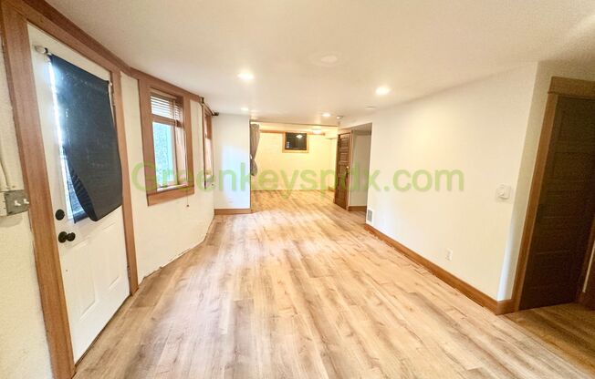 4725 to 4727 NE 10th Ave