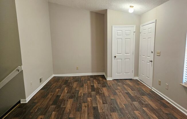 Don't miss out on this 2 bed 2.5 bath condo located in Marietta