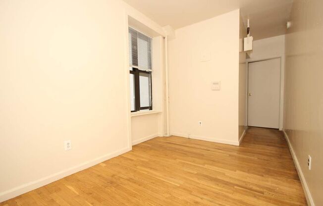 55 TIEMANN PL