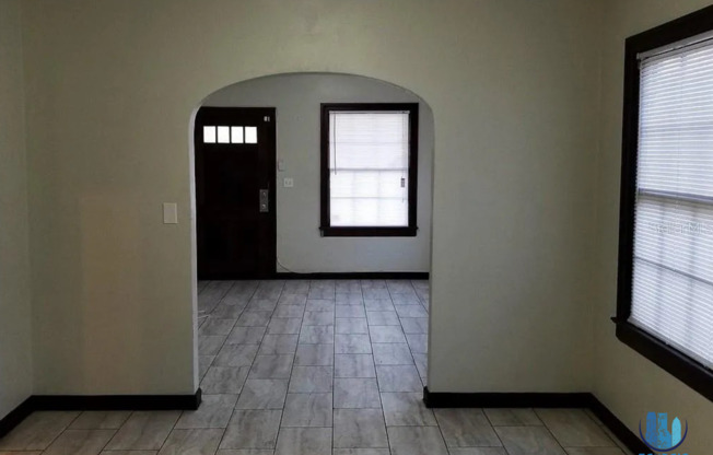 Beautiful craftsman 2 bedroom with a detached garage in Jax!