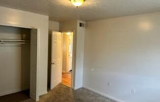 2 beds, 1 bath, $895, Unit 1