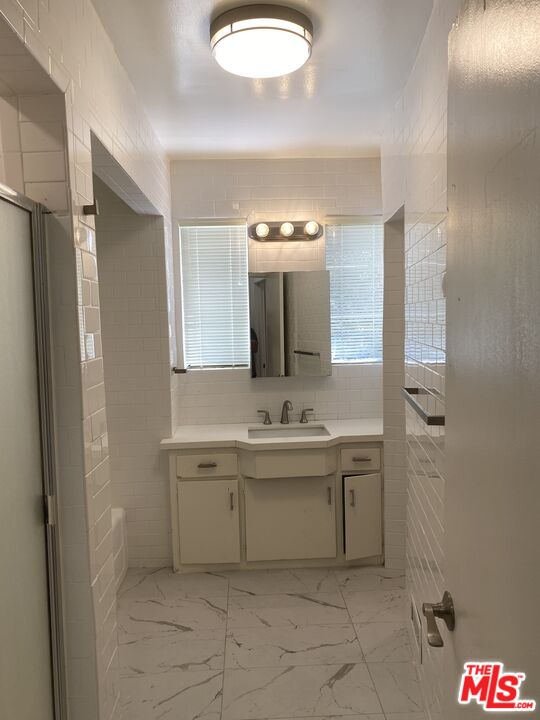 1845 1/2 S S BEVERLY GLN BLVD