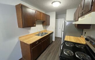 2 beds, 1 bath, $795, Unit Apt 2